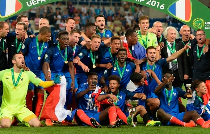 Франція розгромила Італію у фіналі юнацького Євро-2016: опубліковано відео