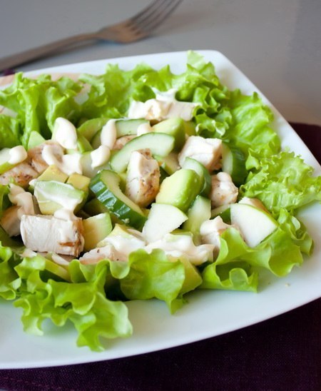 Рецепт - Салат с курицей и авокадо