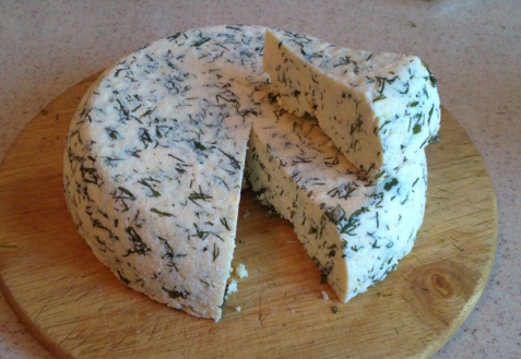 Рецепт - Сыр с зеленью и тмином