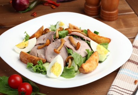 Рецепт - Салат с телятиной и опятами