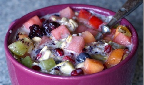 Рецепт - Салат с фруктами и овсяными хлопьями