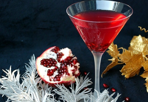 Рецепт на Новый год: Коктейль из гранатового сока и шампанского